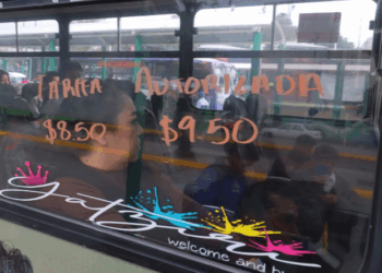 «Aumento al transporte divide opiniones entre usuarios por impacto económico»