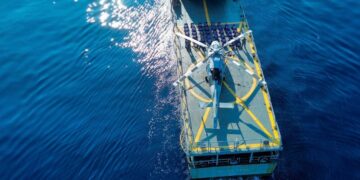 «Autoridades aseguran 2.5 toneladas de cocaína frente a costas de Michoacán»