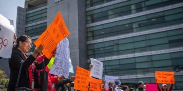 «Paro del SAT genera caos en la CDMX mientras trabajadores reclaman mejores salarios»