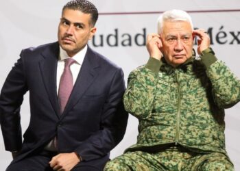 «Escoltas de Carlos Manzo permanecen libres pero bajo vigilancia»