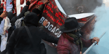 VIDEO «Maestros de la CNTE reanudan protestas concentrandose en el Zócalo»