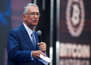 «Suprema Corte ordena a Salinas Pliego pagar 50 mil millones al SAT tras perder batalla fiscal»