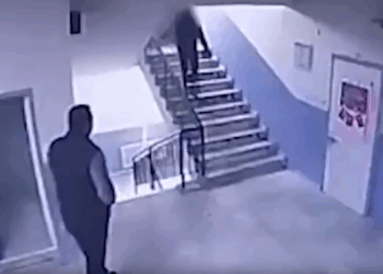 Director Empuja a Alumno con Autismo en Turquía