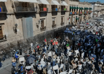 Disturbios en Morelia y Apatzingán: Las Protestas por Carlos Manzo Escalan la Violencia