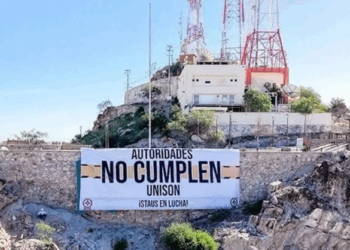Docentes de la Unison se Movilizan por Educación Gratuita y Solución a Conflicto del ISR
