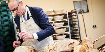 El Canciller Alemán se Queja de no Encontrar "Pan Decente" Tras Visitar Angola