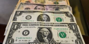 El Peso Mexicano Cierra la Semana 28 De Noviembre con Leve Apreciación Frente al Dólar