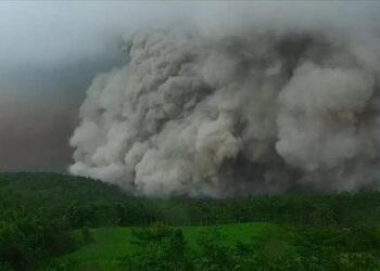 Erupción del Monte Semeru Causa Devastación en Java