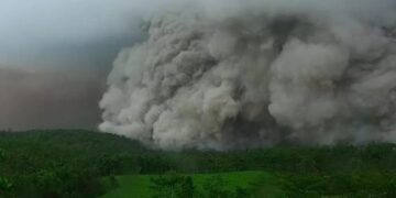 Erupción del Monte Semeru Causa Devastación en Java
