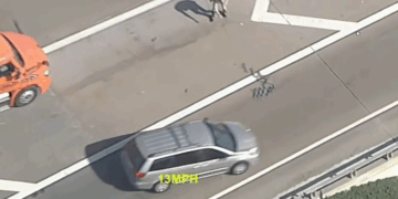 Espectacular persecución en California termina con huida a México