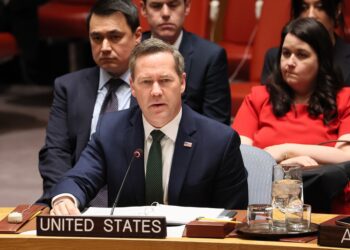 Estados Unidos amenaza con más sanciones económicas a Rusia si no detiene la guerra