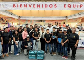 Estudiantes de Telesecundaria de Pucté Compiten en Campeonato de Robótica Internacional
