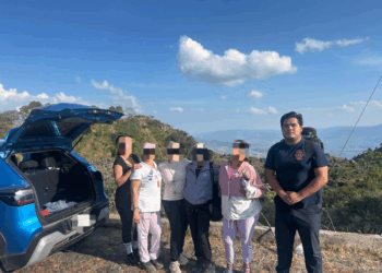 Exitoso operativo de salvamento de senderistas en el volcán Ceboruco