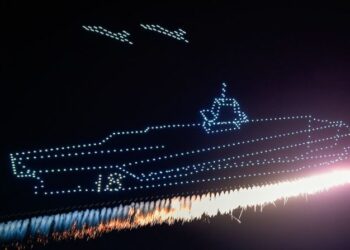 China planea un portaviones nuclear con cañón electromagnético y armas láser: qué implica