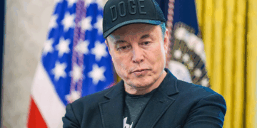 Fondo clave de Tesla votará contra el millonario paquete de compensación de Musk