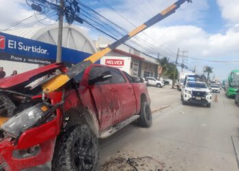 Fuerte Choque en el Boulevard Colosio de Cancún