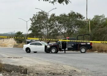 Hallan cuerpo de hombre con signos de tortura en un camellón de Juárez, Nuevo León