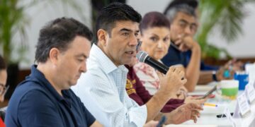 «Playa del Carmen intensifica vigilancia ante expansión de red clandestina en postes públicos»