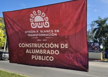 «Avanza la instalación de alumbrado en la avenida Insurgentes de Chetumal»