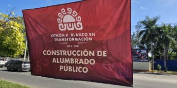 «Avanza la instalación de alumbrado en la avenida Insurgentes de Chetumal»