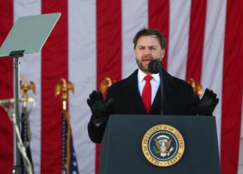 J.D. Vance defiende con firmeza el nuevo Plan de paz de Trump para Ucrania