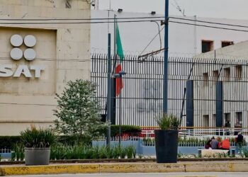 «Grandes empresas adeudan más de un billón al SAT»