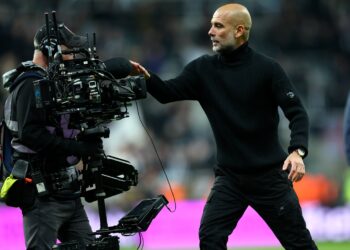 La Disculpa de Guardiola Avergonzado Tras Enfrentamiento con Cámara