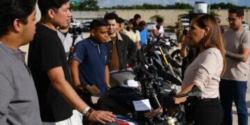 Mara Lezama Entrega Vehículos Recuperados y Llama a Denunciar