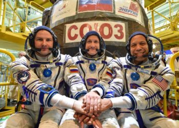 La Nave Soyuz MS-28 con Tripulación Mixta Emprende Viaje a la