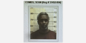 La irreconocible foto de P. Diddy en prisión impacta al público