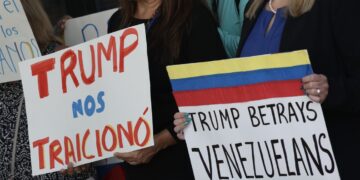 Maduro acusa a EE.UU. de maltratar y expulsar a migrantes venezolanos