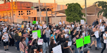 Marchan por Víctimas de Incendio en Tienda Waldo's