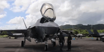 Marines Estadounidenses Realizan Operaciones de Vuelo en Puerto Rico