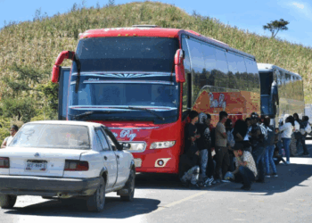 Más de 900 Jornaleros de Guerrero Parten a Campos Agrícolas de Sinaloa