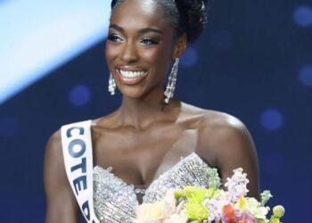 Miss Universo África Deja su Título por Valores