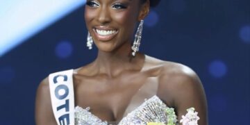 Miss Universo África Deja su Título por Valores