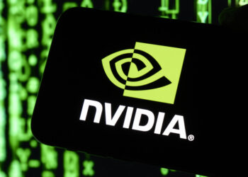 Nvidia impulsa el uso total de IA Jensen Huang asegura que los empleados no perderán su trabajo