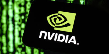 Nvidia impulsa el uso total de IA Jensen Huang asegura que los empleados no perderán su trabajo