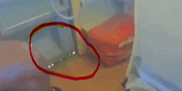 Pasajero Descubre Fallo de la Puerta en Pleno Vuelo Africano