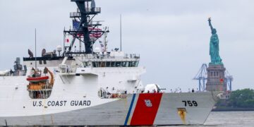 Polémica en la Guardia Costera de EE.UU. por el uso de símbolos de odio y banderas confederadas