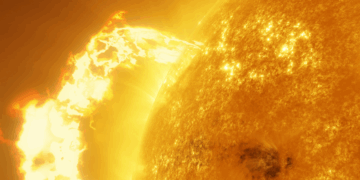 Potente llamarada solar provoca ‘apagones’ de radio en Europa y África