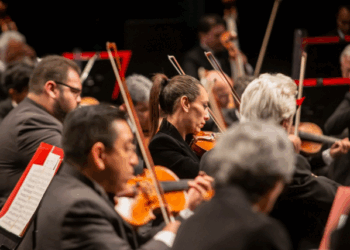 Protesta en la Filarmónica de Querétaro por Rezago Salarial Crónico