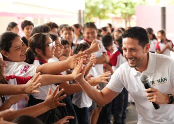 Renán Sánchez Tajonar impulsa la educación en Cozumel con apoyo de Mara Lezama