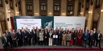 Renuevan acuerdo para congelar el precio de la canasta básica en 910 pesos