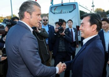 Secretario de Defensa de EEUU visita la DMZ en medio de tensiones con Corea del Norte