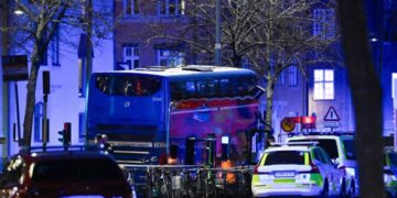 Varios muertos y heridos en Estocolmo tras chocar un autobús con una parada