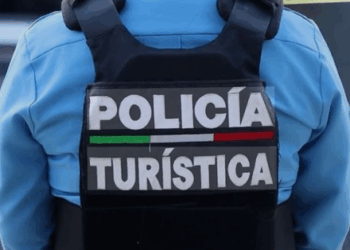 Tres Policías Suspendidos en Cancún por Denuncia de Abuso y Extorsión a Turistas