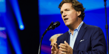 Tucker Carlson Carga Contra Lindsey Graham y su Supuesta Obsesión por los Asesinatos