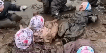 #VIDEO. La Clave para Ni帽os Sanos y Creativos es Fomentar el Juego en el Barro