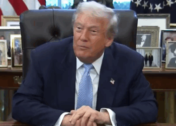 Trump Eleva la Tensión: "No Descarto el Despliegue de Tropas en Venezuela"